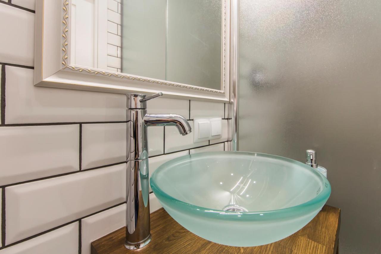 Kyiv City Loft Apart Hotel ภายนอก รูปภาพ